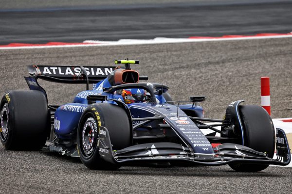 Carlos Sainz pilota un Williams en los test de pretemporada de Fórmula 1 2025