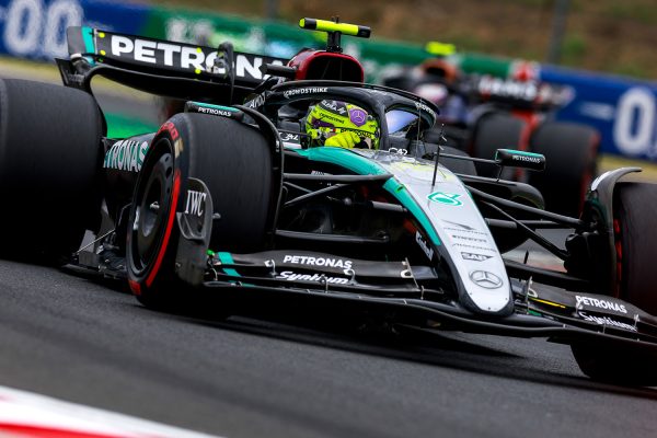 Lewis Hamilton al volante del Mercedes F1 W15 en el GP de Hungría de 2024