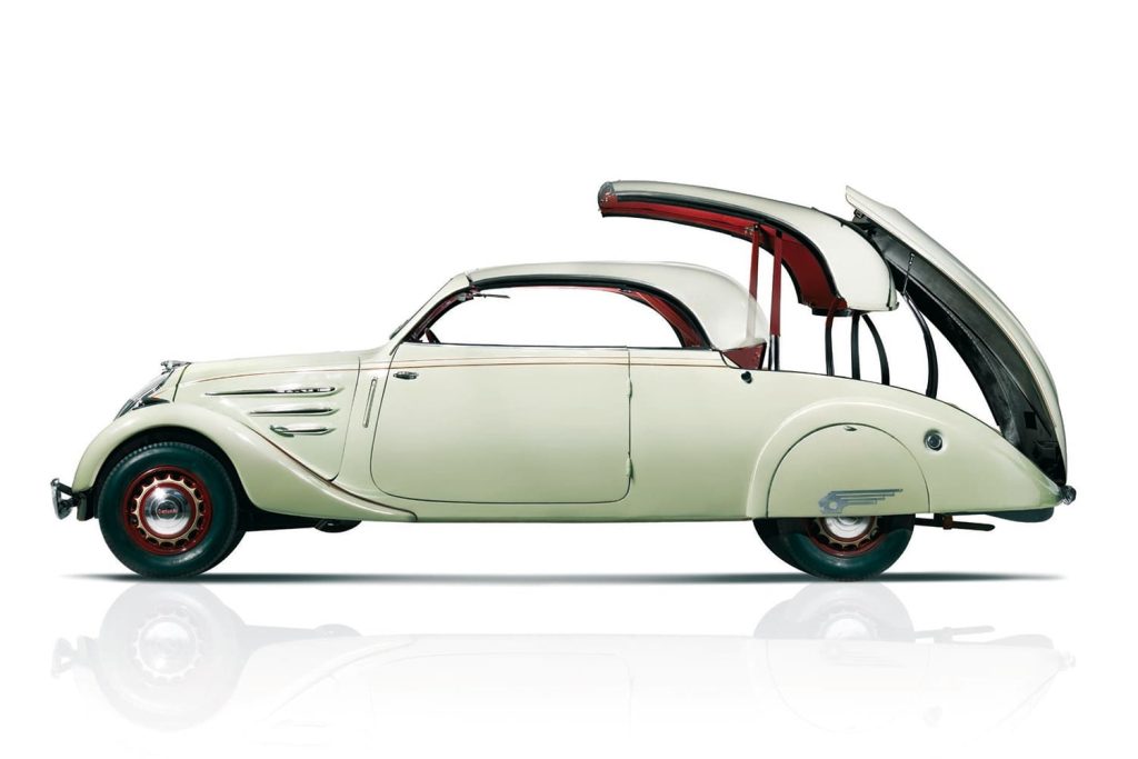 un Peugeot 402 con carrocería retráctil