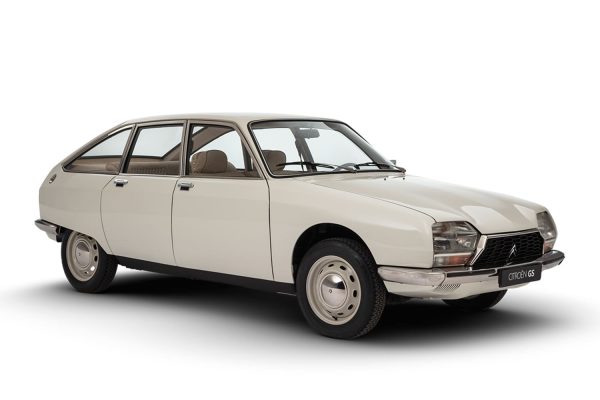 un Citroën GS de color blanco