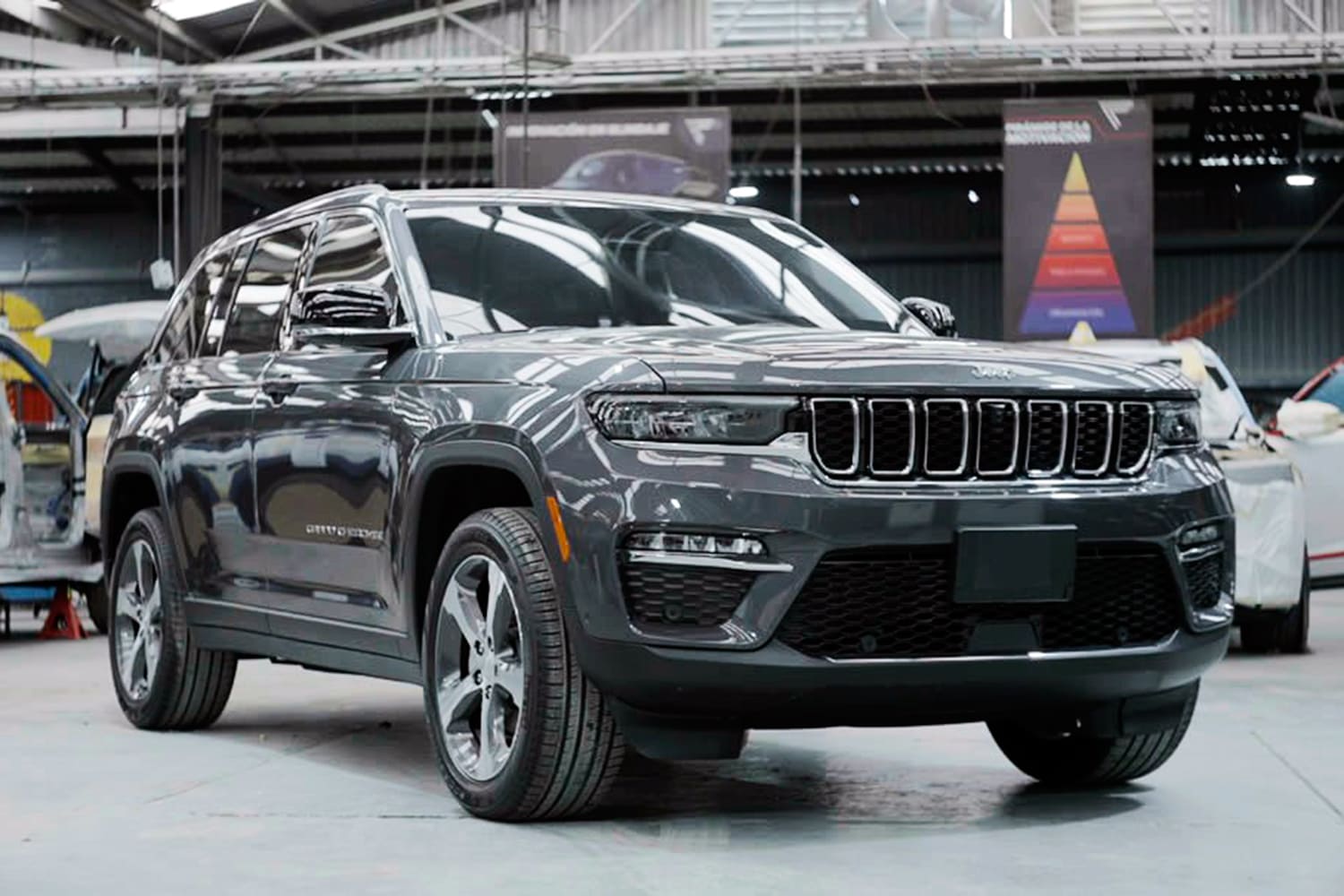 un Jeep Cherokee blindado