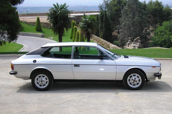 Lancia Beta HPE gris lateral