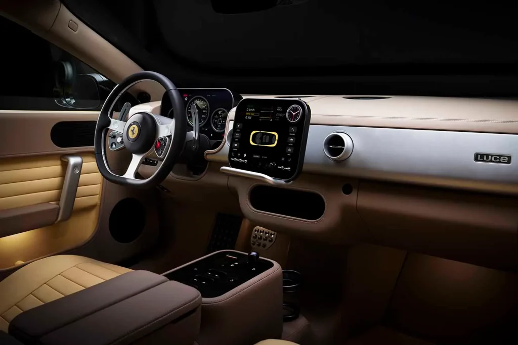 interior del Ferrari Luce
