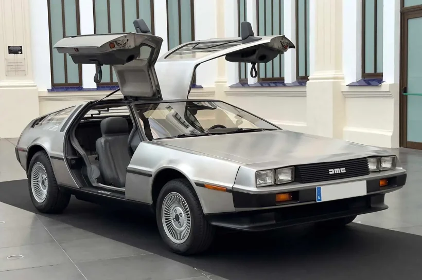 El DeLorean DMC-12, en el Museo del Automóvil y la Moda de Málaga (MAM)