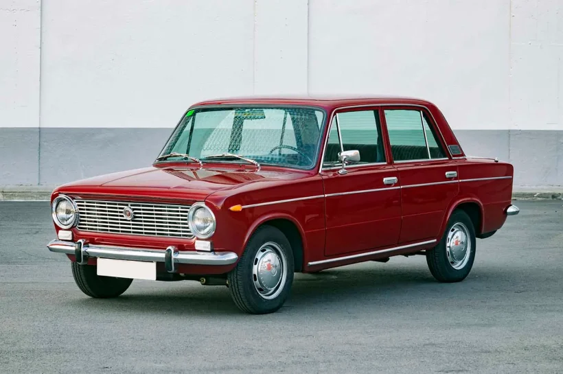 ¿Cómo se llaman los coches que tienen más de 25 años?