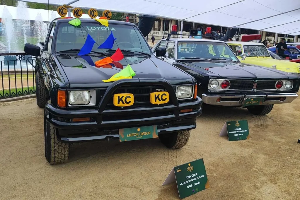 Una Toyota Hilux y un Dodge Coronet 500 en Motor Clásica Chile 2026